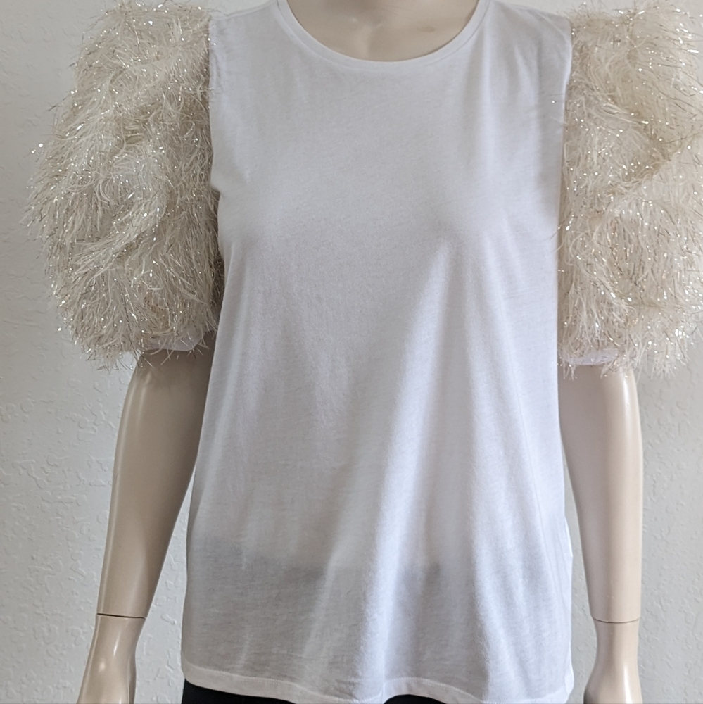 White T shirt with sheer sleeve